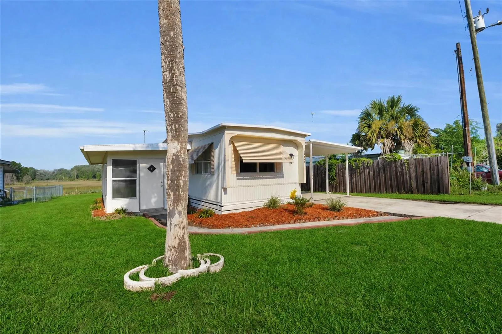 24631 PALMETTO DR, photo 32