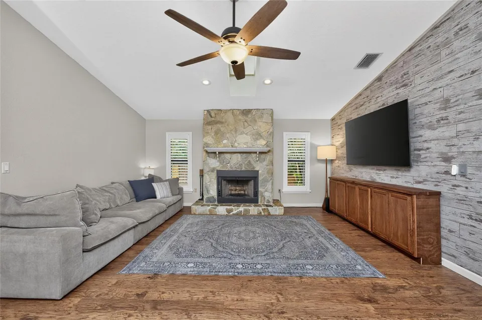 1087 BAY HARBOR DR, photo 6