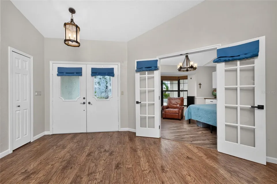 1087 BAY HARBOR DR, photo 13
