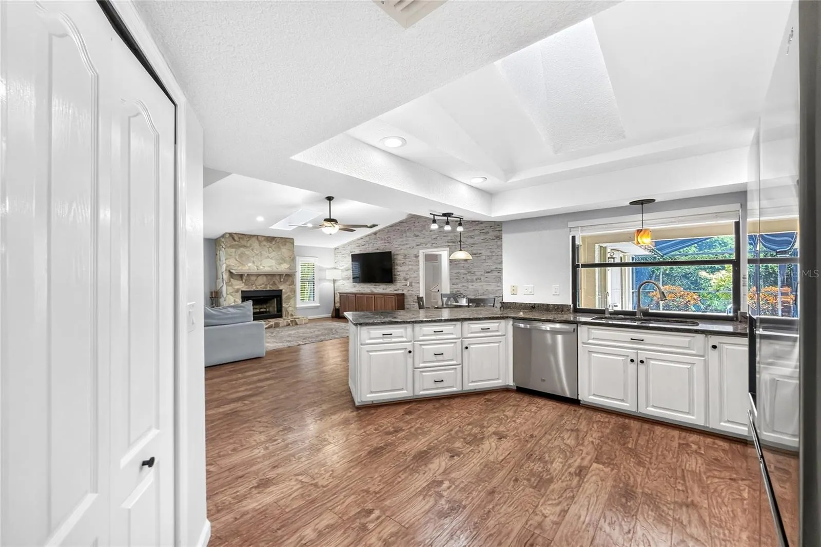 1087 BAY HARBOR DR, photo 15