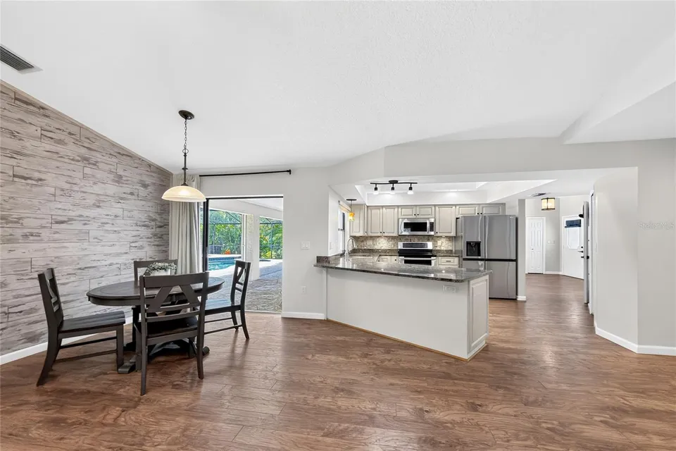 1087 BAY HARBOR DR, photo 17