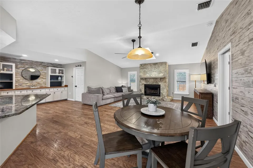 1087 BAY HARBOR DR, photo 18