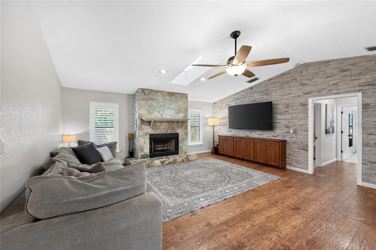 1087 BAY HARBOR DR, photo 19
