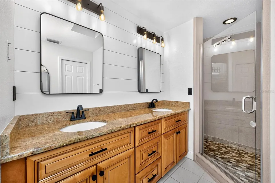 1087 BAY HARBOR DR, photo 24