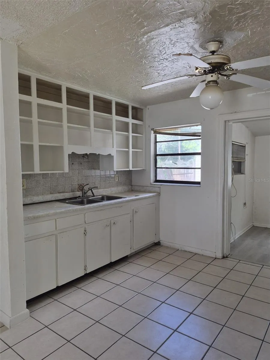 1230 ROWELL ST, photo 3