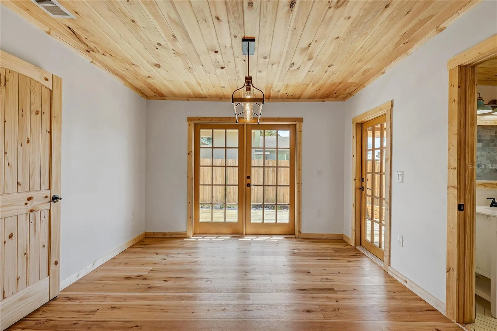 126 W NORTH ST, photo 14