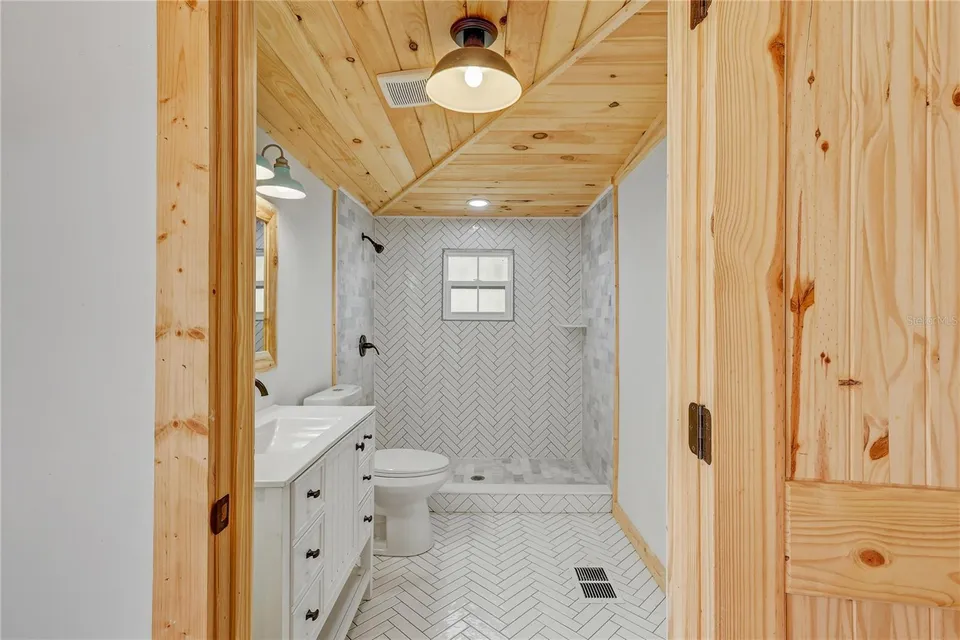 126 W NORTH ST, photo 25
