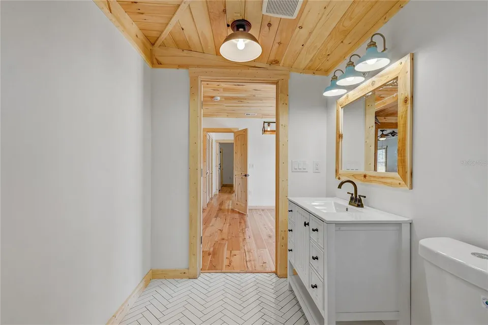 126 W NORTH ST, photo 27