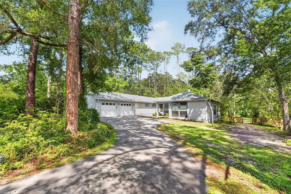 325 NW 80TH BLVD, photo 2