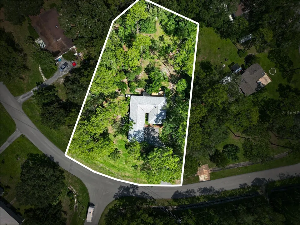 325 NW 80TH BLVD, photo 3