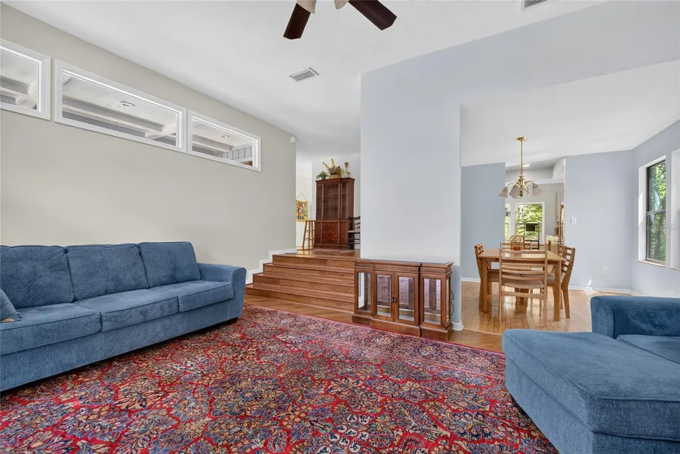 325 NW 80TH BLVD, photo 6