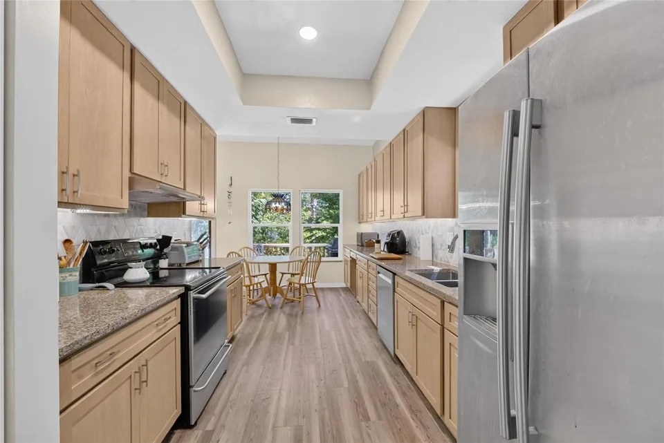 325 NW 80TH BLVD, photo 9