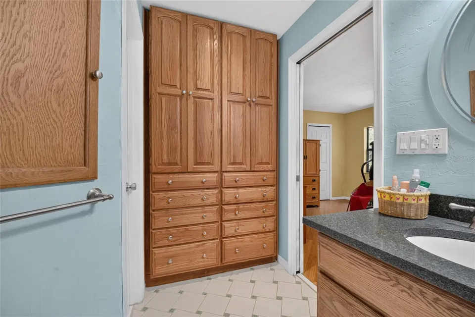 325 NW 80TH BLVD, photo 14