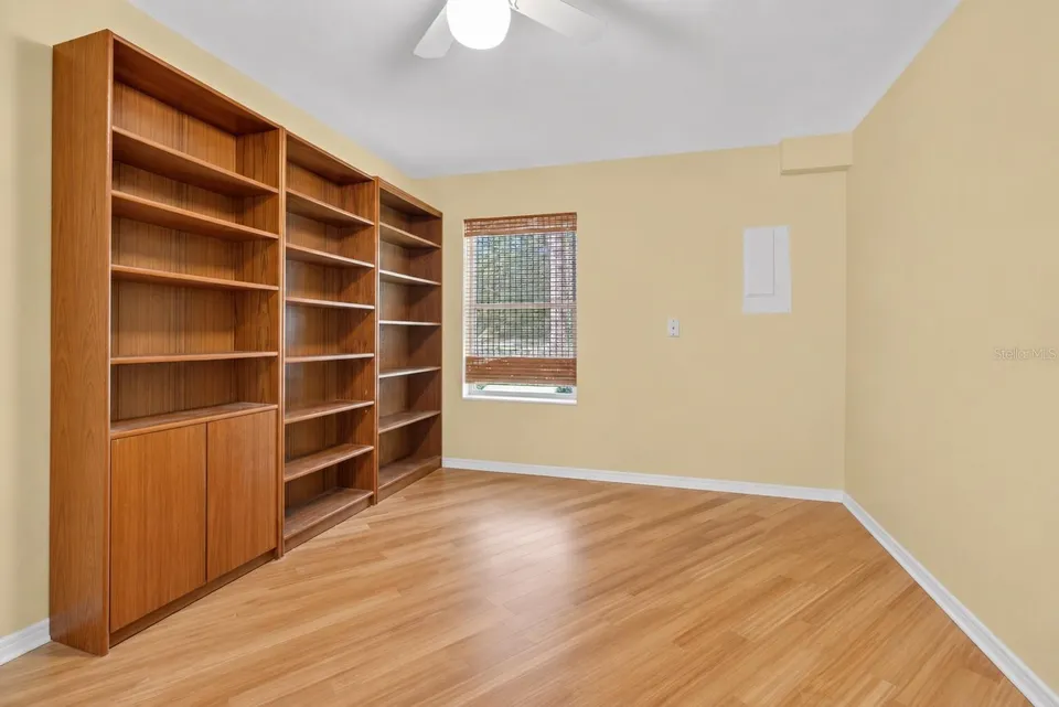 325 NW 80TH BLVD, photo 17
