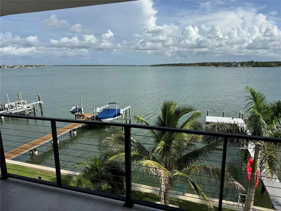 7973 CAUSEWAY BLVD N, photo 1