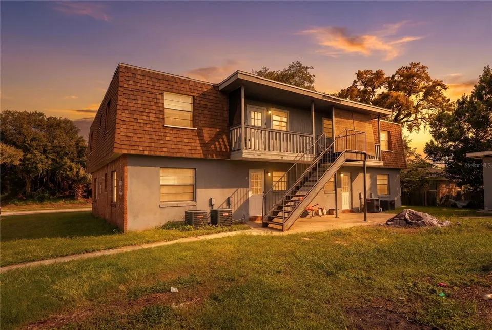 656 WILLIAMSBURG DR, photo 1