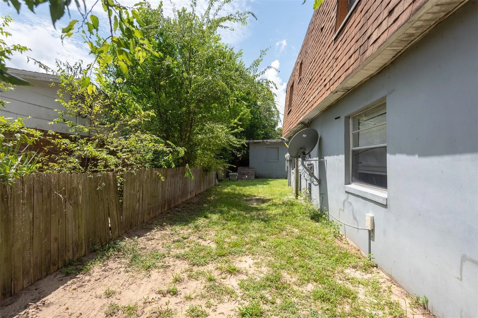 656 WILLIAMSBURG DR, photo 5