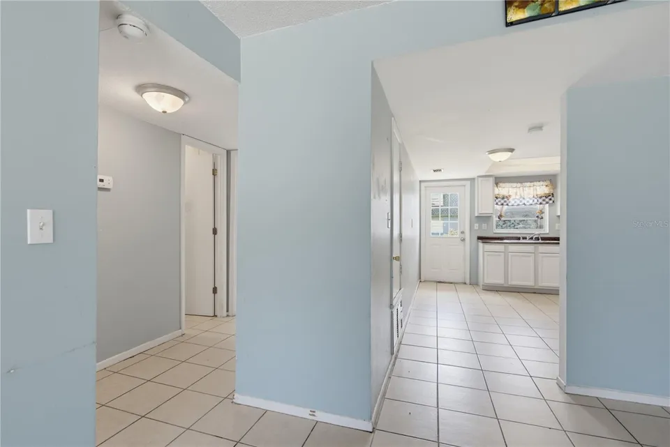 656 WILLIAMSBURG DR, photo 10