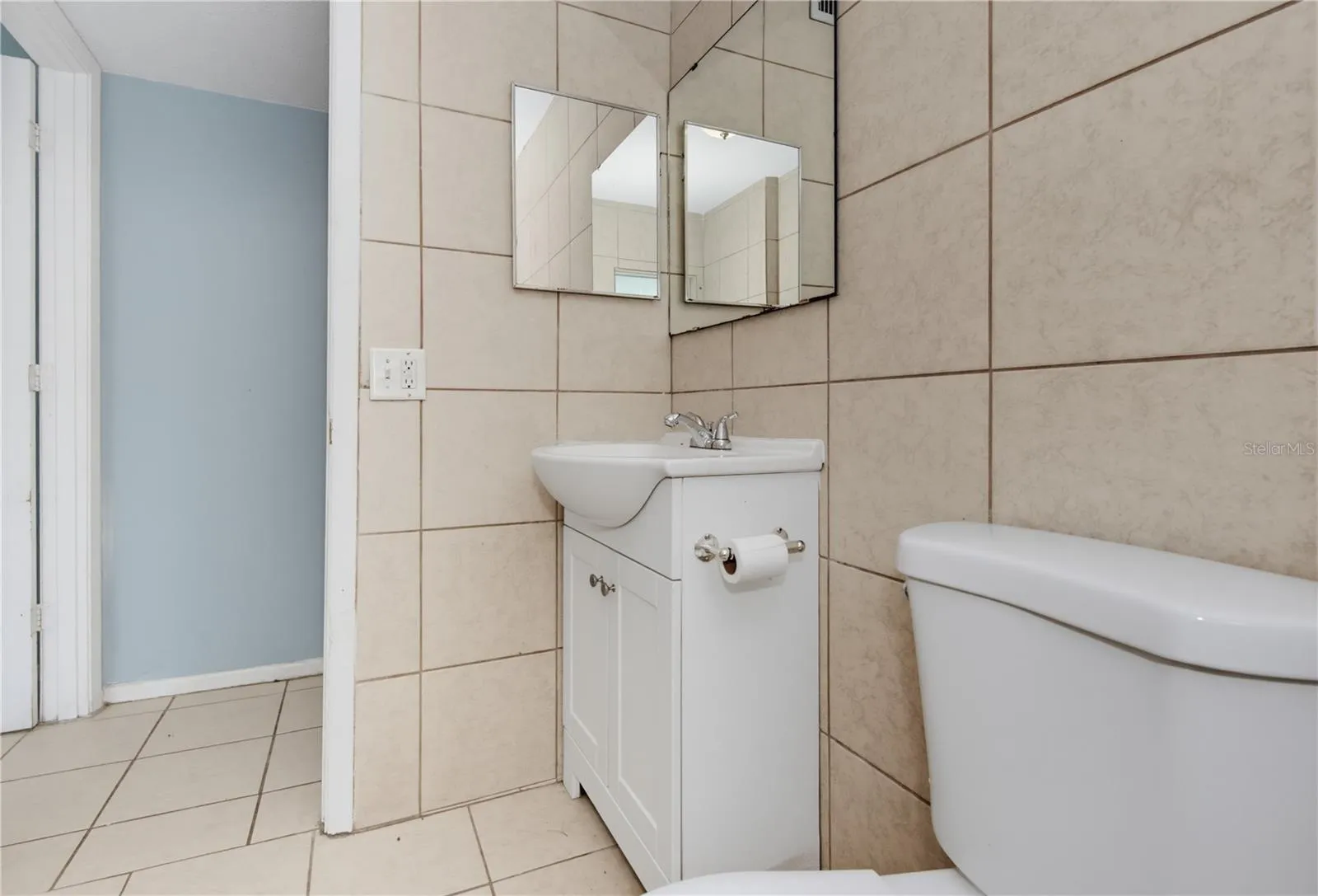 656 WILLIAMSBURG DR, photo 14
