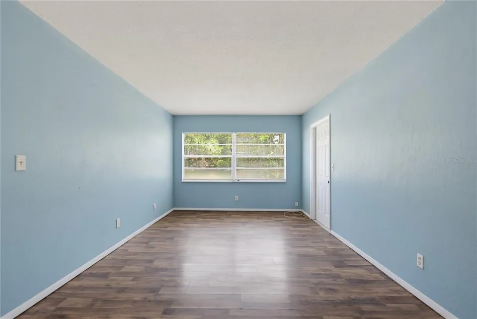 656 WILLIAMSBURG DR, photo 19