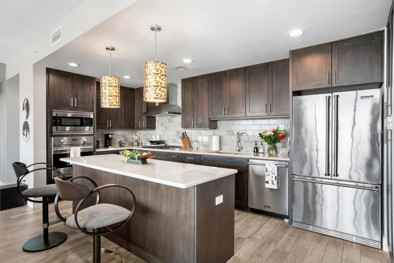 176 4TH AVE NE #1002, photo 2
