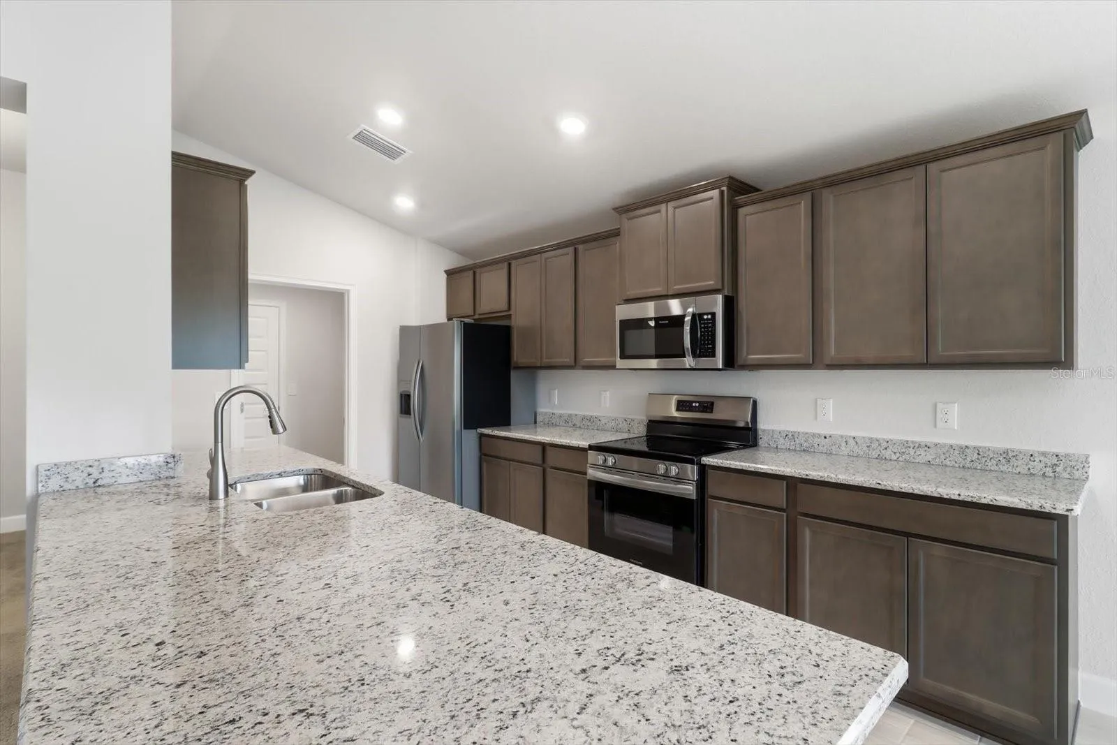 336 W REXFORD DR, photo 8