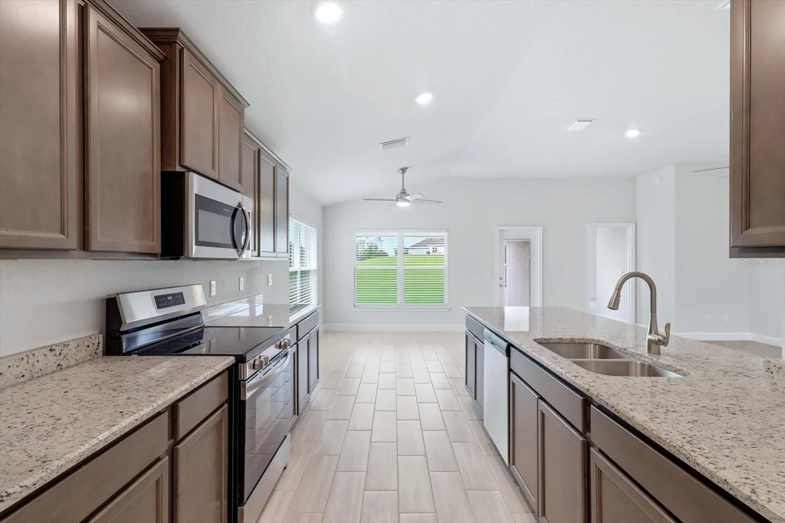 336 W REXFORD DR, photo 11