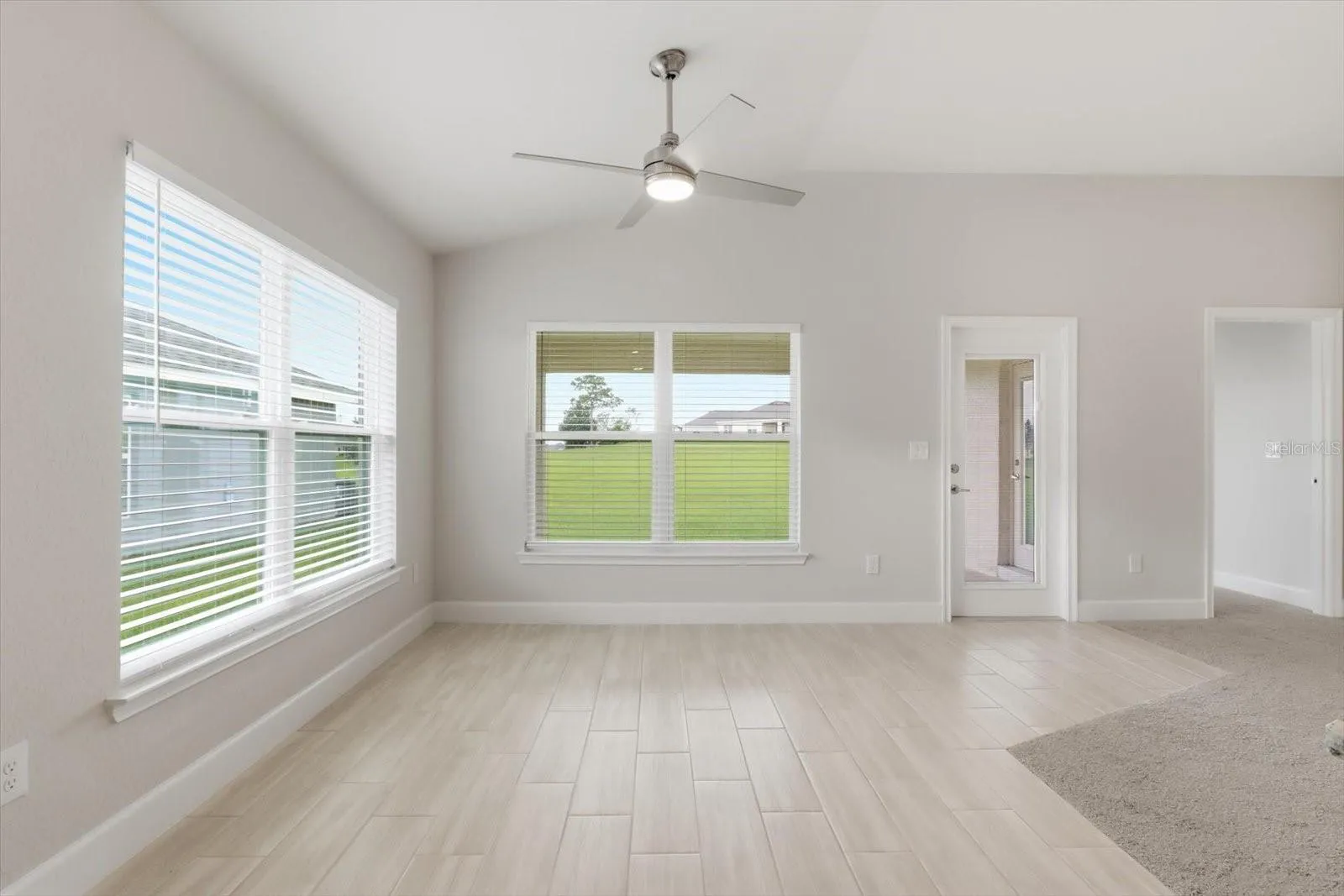336 W REXFORD DR, photo 23