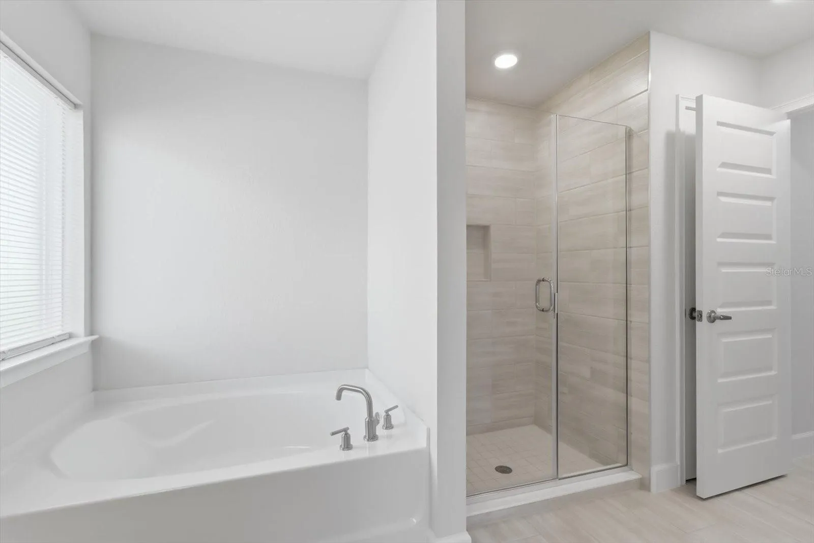 336 W REXFORD DR, photo 27