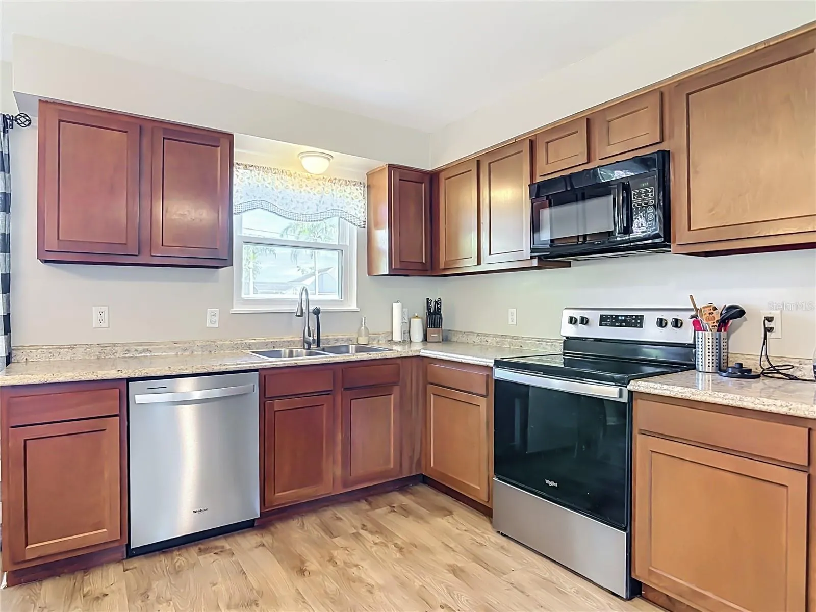 97 S COURTLAND BLVD, photo 21