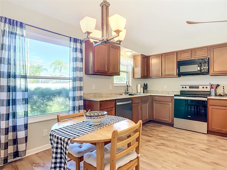 97 S COURTLAND BLVD, photo 25