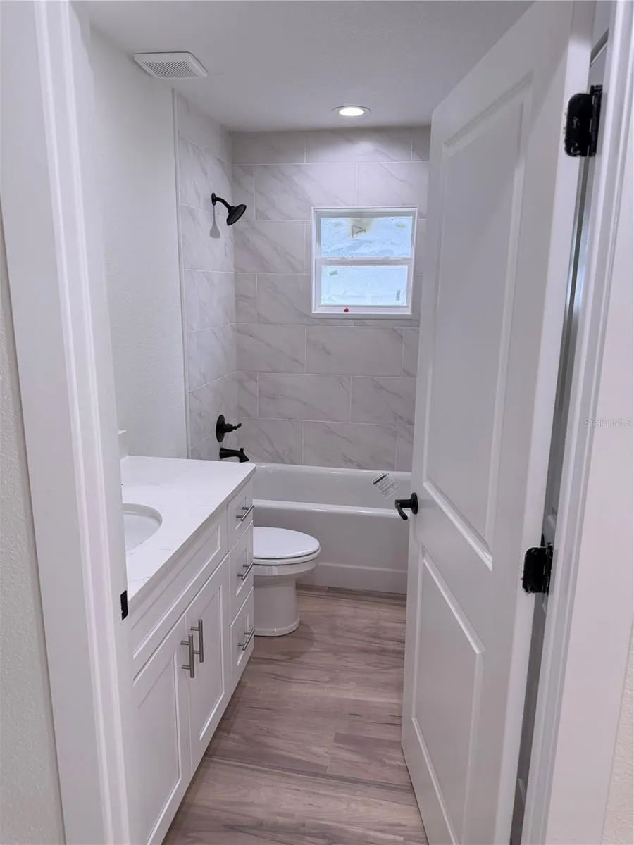 38 LOCUST RUN RADL, photo 10