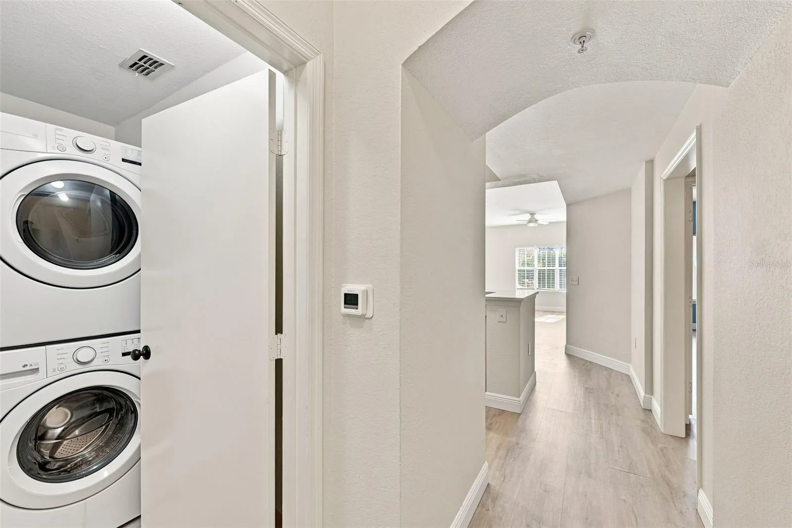 200 4TH AVE S #228, photo 5