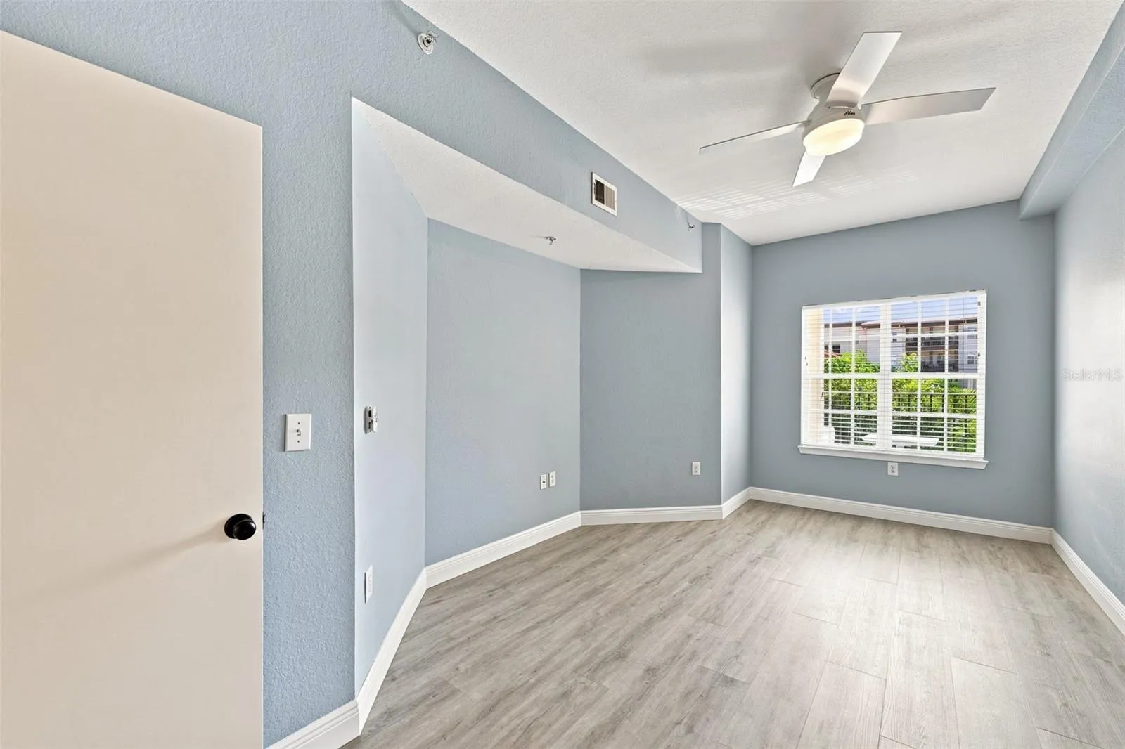 200 4TH AVE S #228, photo 21