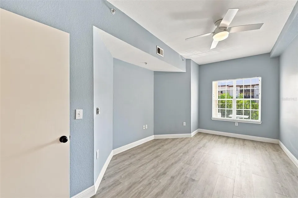 200 4TH AVE S #228, photo 21
