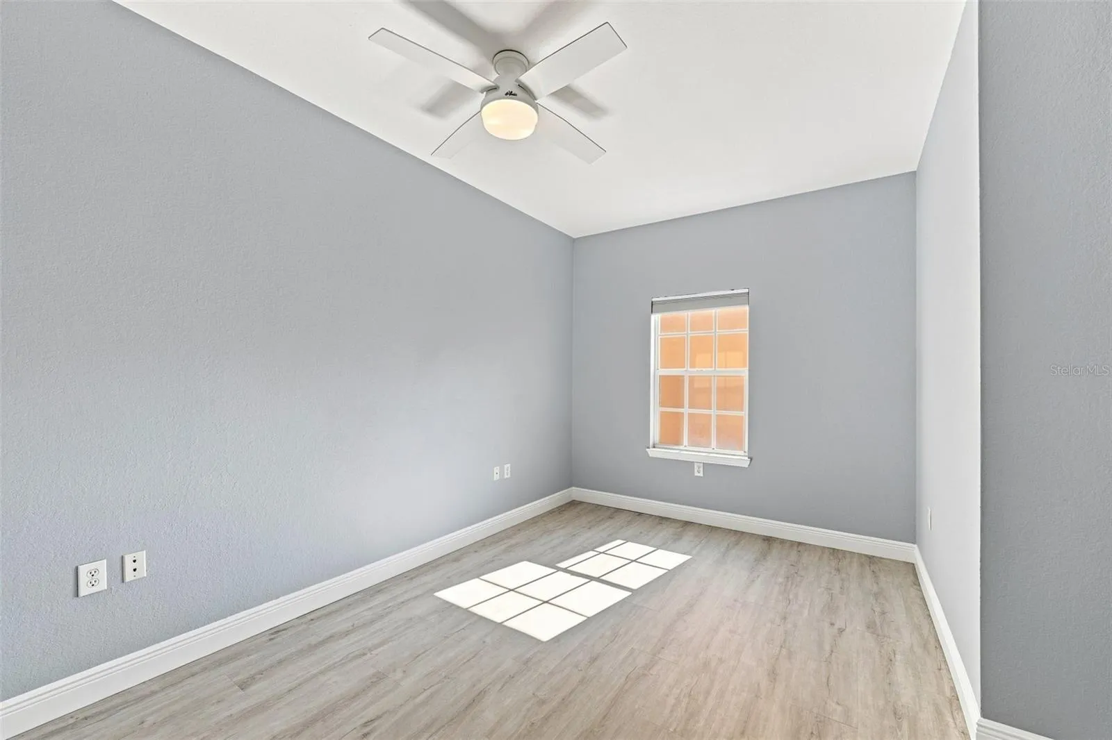 200 4TH AVE S #228, photo 25