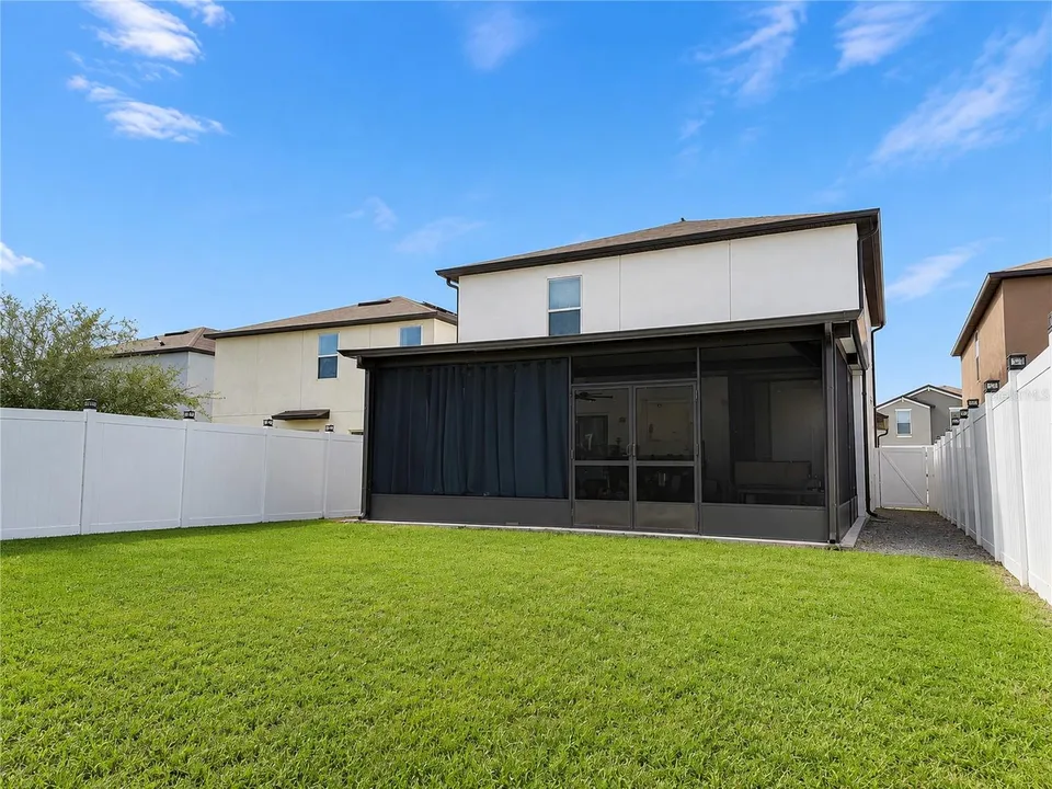 407 ROYAL EMPRESS DR, photo 3