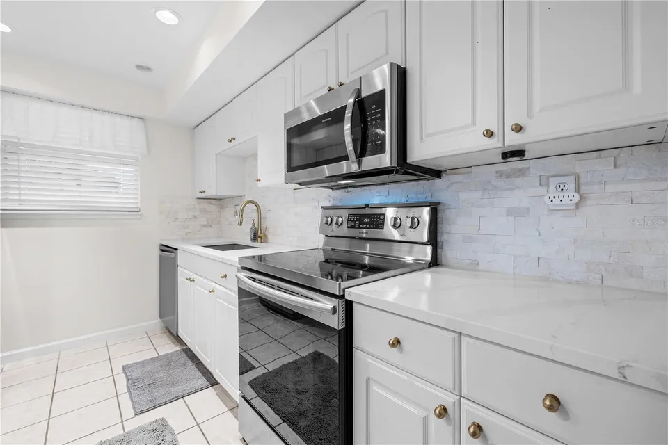782 VILLAGE LAKE TER N #103, photo 15