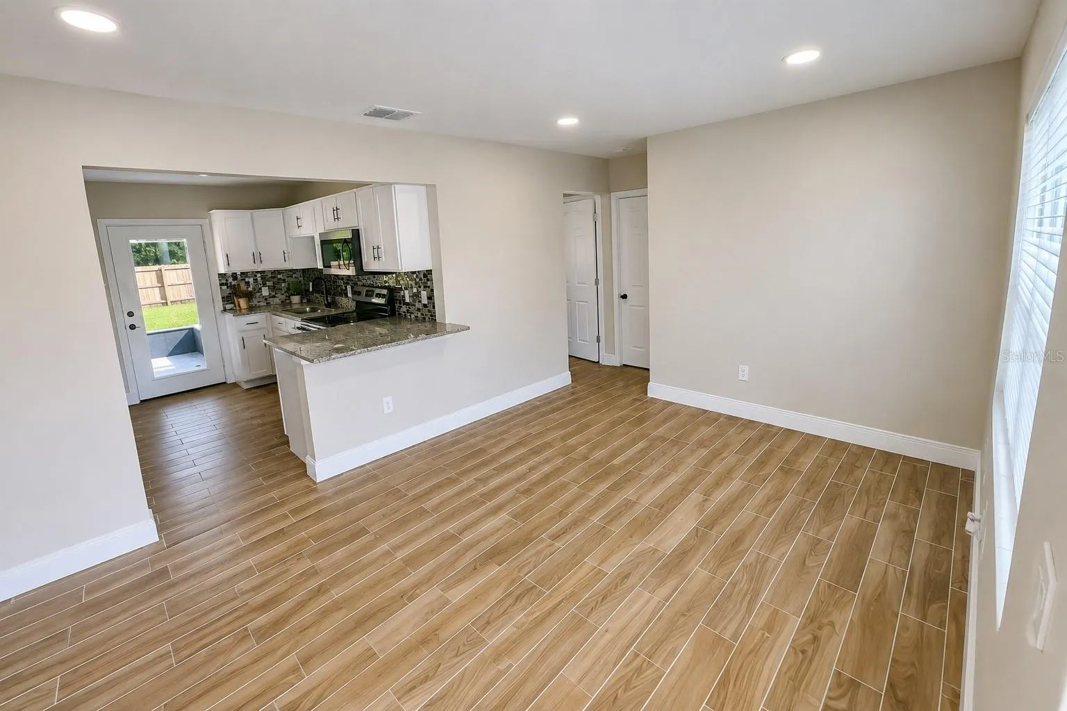 6041 DUBLIN DR, photo 3