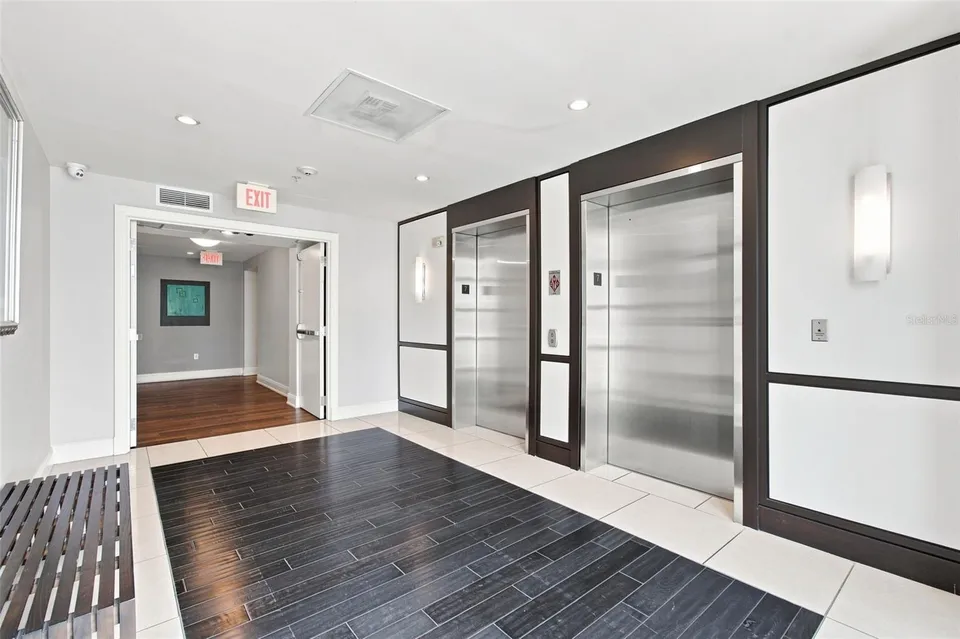 1227 E MADISON ST #703, photo 14