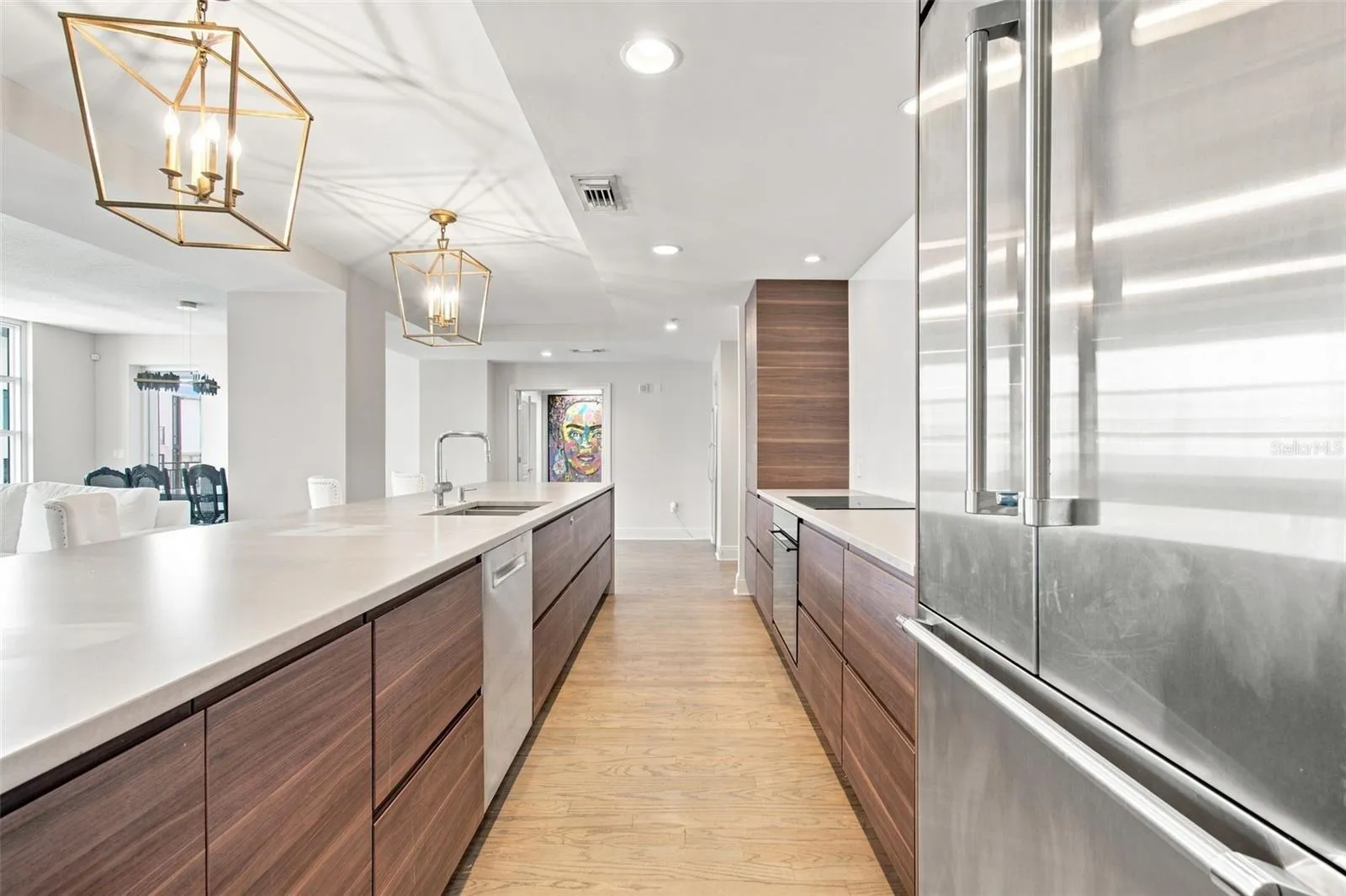 1227 E MADISON ST #703, photo 16