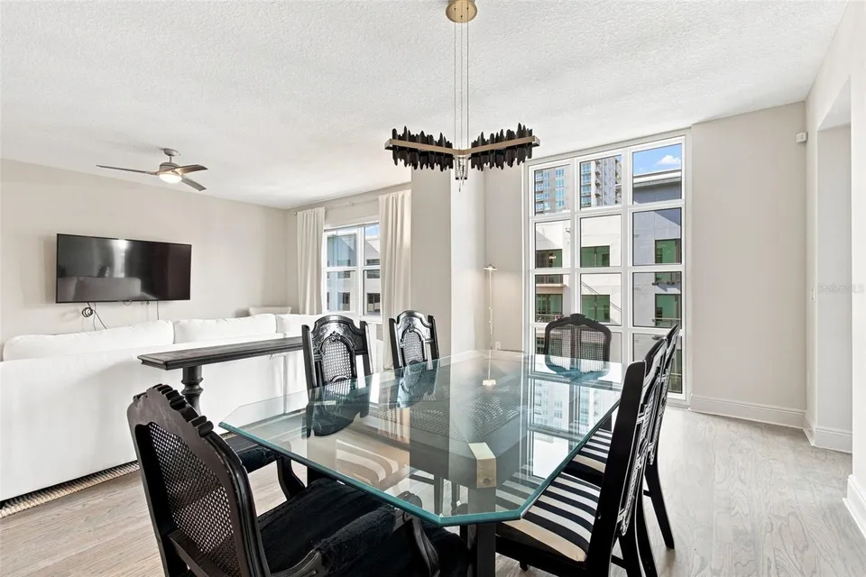 1227 E MADISON ST #703, photo 26