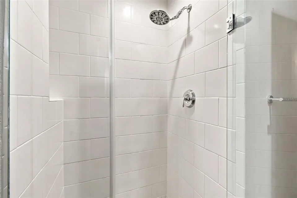 1227 E MADISON ST #703, photo 48
