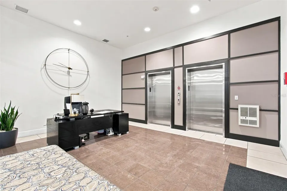 1227 E MADISON ST #703, photo 51
