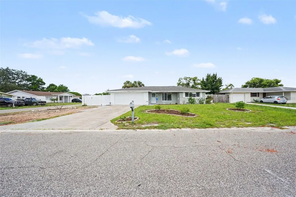 7815 MONARDA DR, photo 3