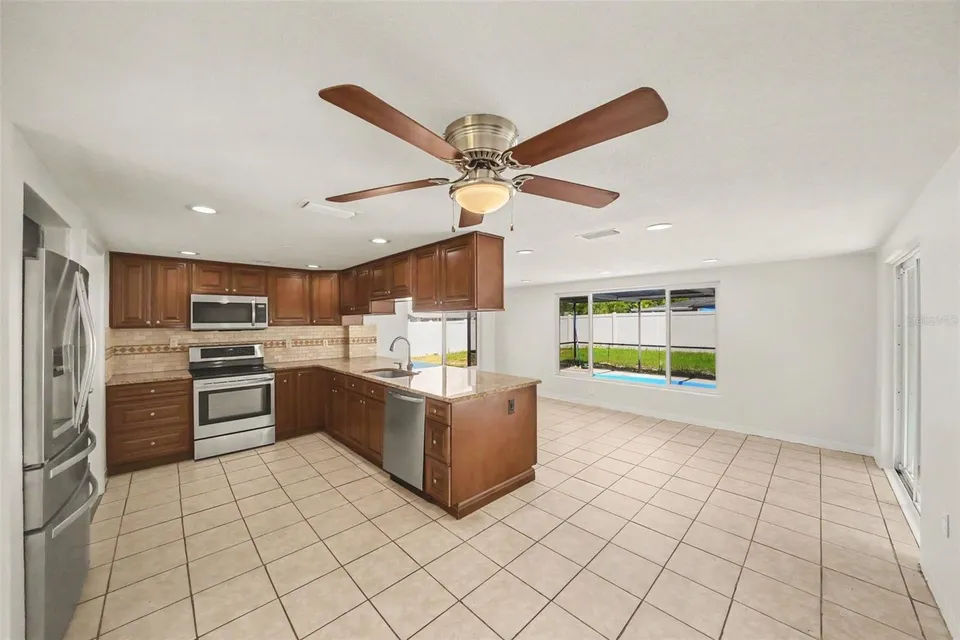 7815 MONARDA DR, photo 10