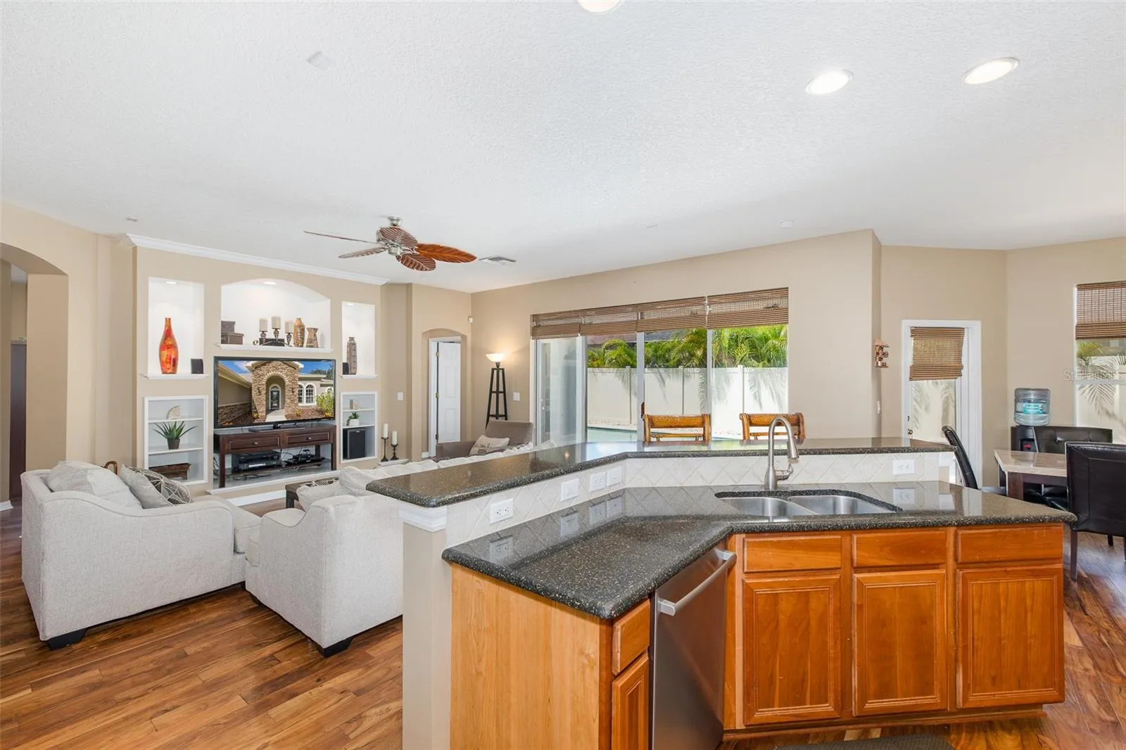 15220 OCTAVIA LN, photo 16