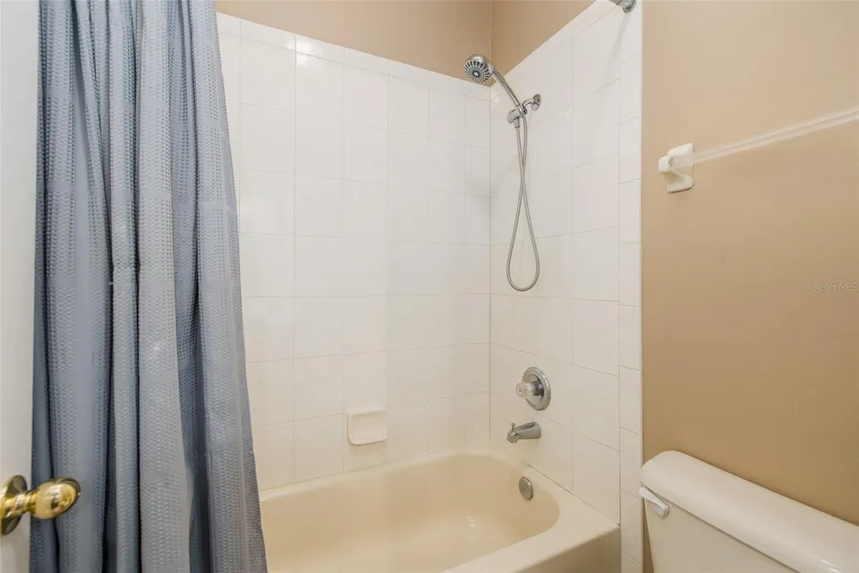 15220 OCTAVIA LN, photo 34
