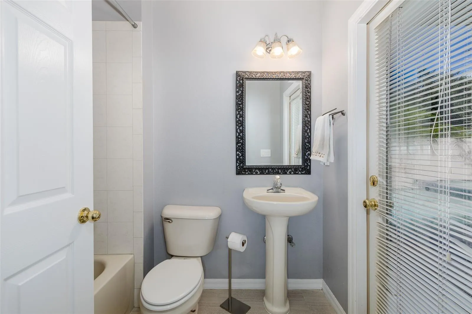 15220 OCTAVIA LN, photo 36