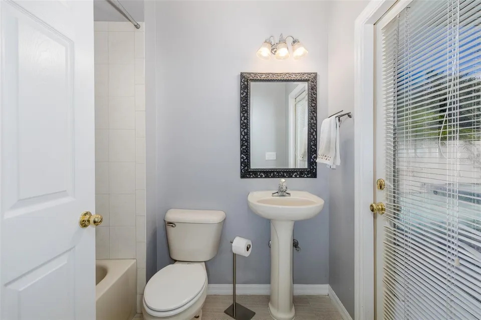 15220 OCTAVIA LN, photo 36